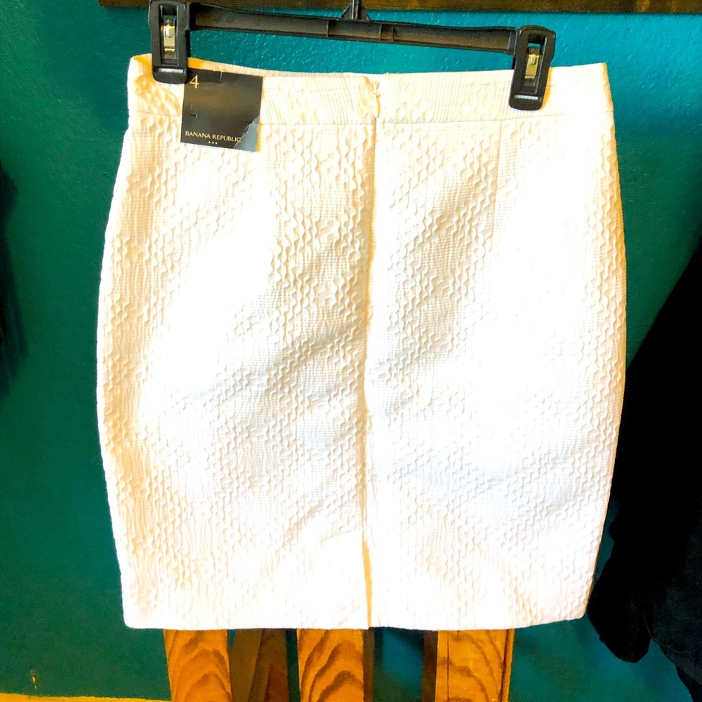 Banana Republic Skirt NWT - Picture 2 of 3